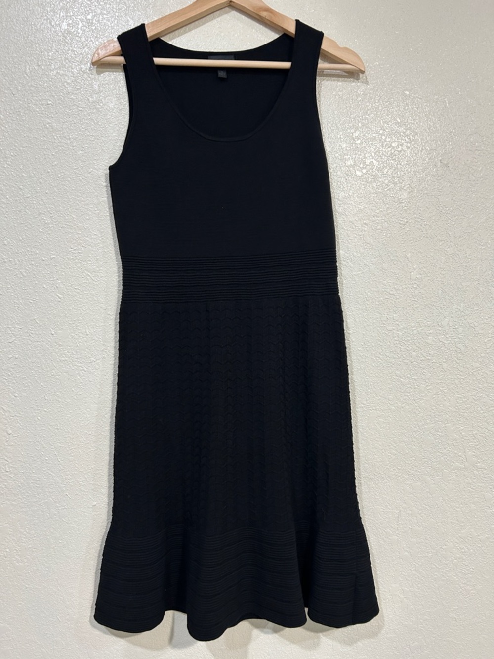 BR women’s Black Knit Ribbed Sleeveless Mini Dress Sz Small